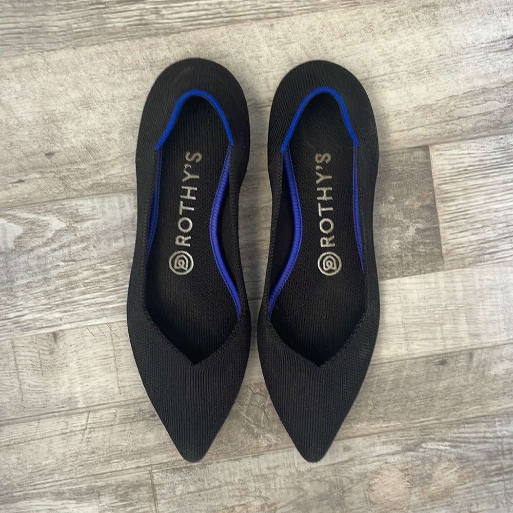 Black Rothy’s flats